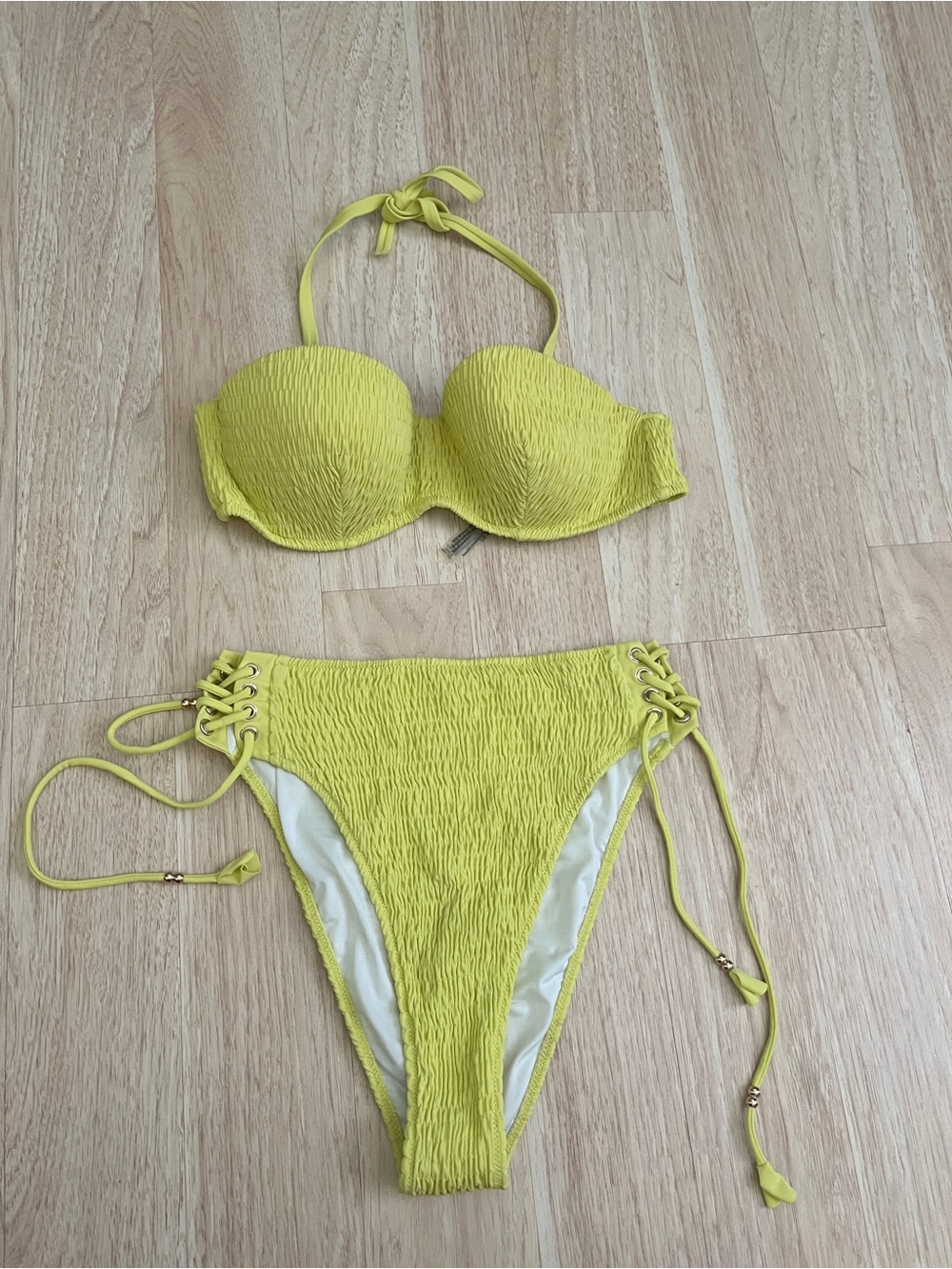 Victoria Secret Teresa
Smocked High-Waist Cheeky Bottom/Push Up Top in Limeade
